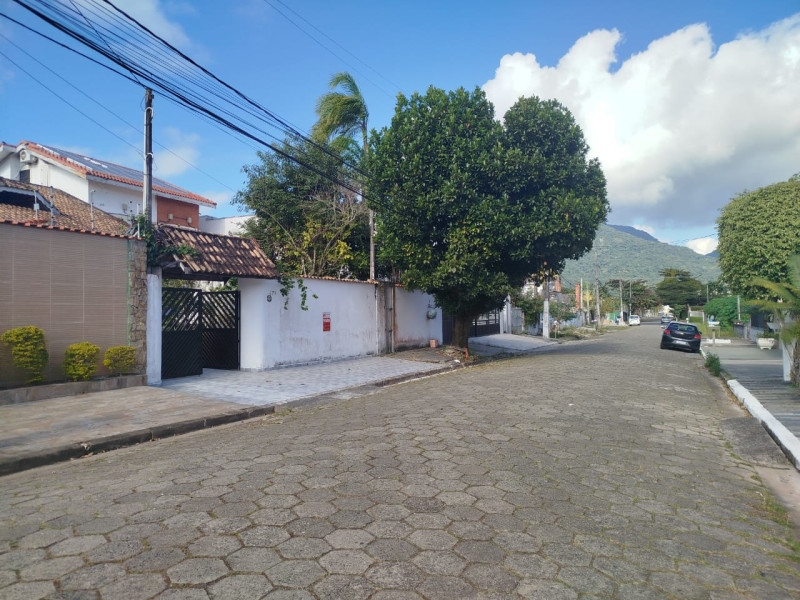 Casa à venda Centro com 183m² e 3 quartos por R$ 800.000 - foto-casa-peruibe-rua-tranquila.jpeg