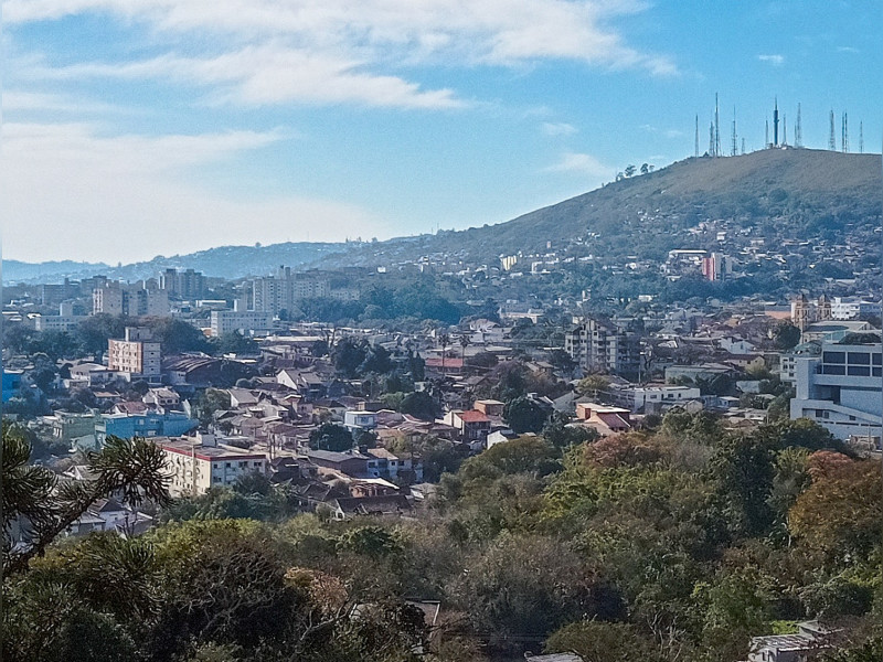 Apartamento à venda Medianeira com 105m² e 2 quartos por R$ 371.900 - efod1487201202508260929262-vista-patio-externo2.jpg