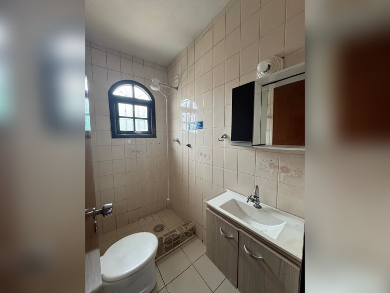 Casa à venda Parque Balneario Oasis com 430m² e 7 quartos por R$ 708.000 - 22-sbanheiro-edicula.jpeg