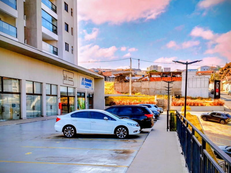 Comercial para alugar Centro com 120m² e 0 quartos por R$ 7.500 - loja-1.jpg