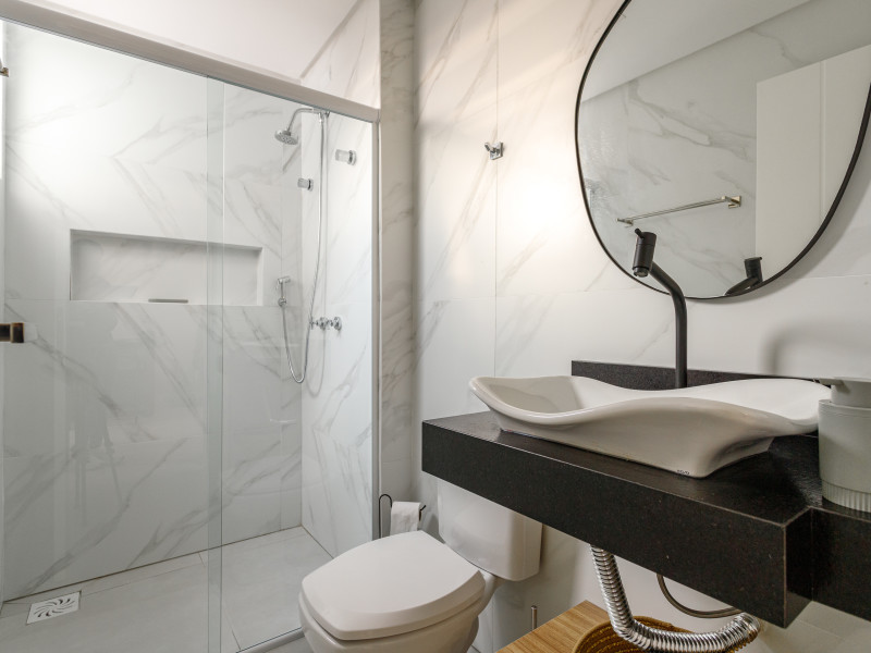 Apartamento à venda Praia de Armação do Itapocorói com 62m² e 2 quartos por R$ 750.000 - img-4905.jpeg