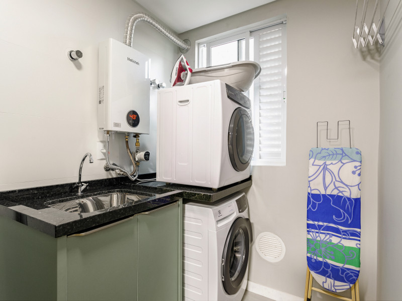 Apartamento à venda Praia de Armação do Itapocorói com 62m² e 2 quartos por R$ 750.000 - img-4918.jpeg