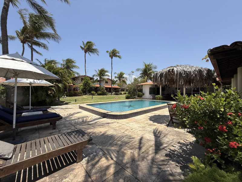 Comercial à venda Taíba com 2400m² e 1 quarto por R$ 2.950.000 - 25-09-14-vista-piscina-jardim-e-chales.JPG