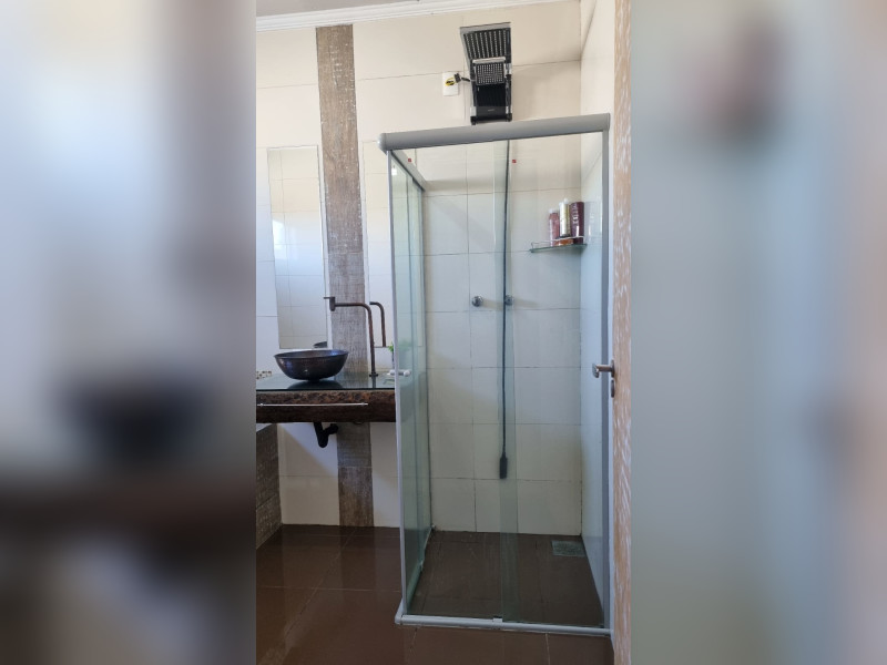 Casa à venda Cidade vergani  com 300m² e 1 quarto por R$ 550.000 - 1000346352.jpg