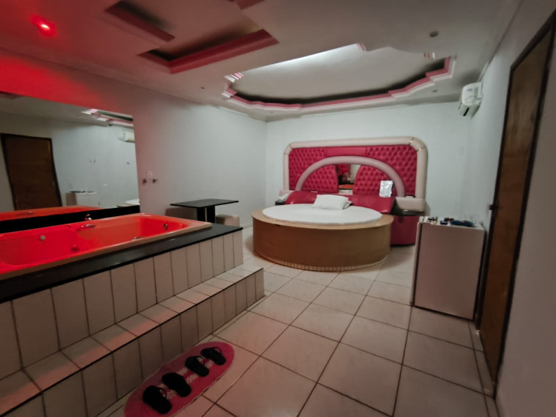 Comercial à venda Centro com 3295m² e 0 quartos por R$ 1.300.000 - 22c871e2-7687-46ec-9cba-7148348c732e.jpeg