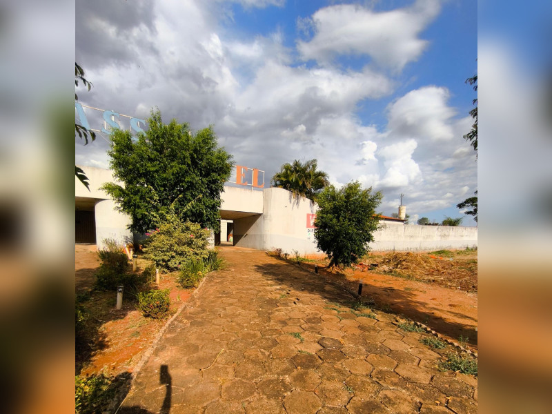 Comercial à venda Centro com 3295m² e 0 quartos por R$ 1.300.000 - a6c133f8-0c48-4f77-a523-fd450f5ee021.jpeg