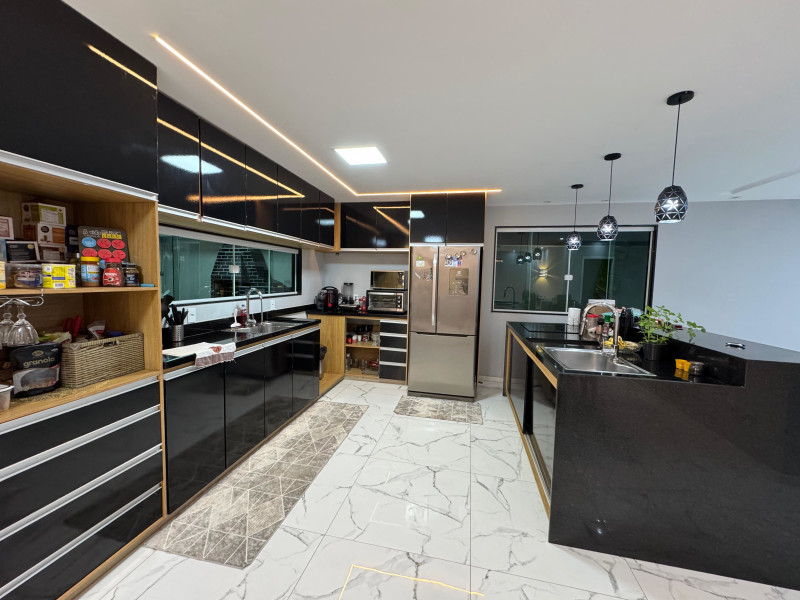 Casa à venda Sepetiba com 350m² e 5 quartos por R$ 540.000 - whatsapp-image-2025-06-06-at-173628.jpeg