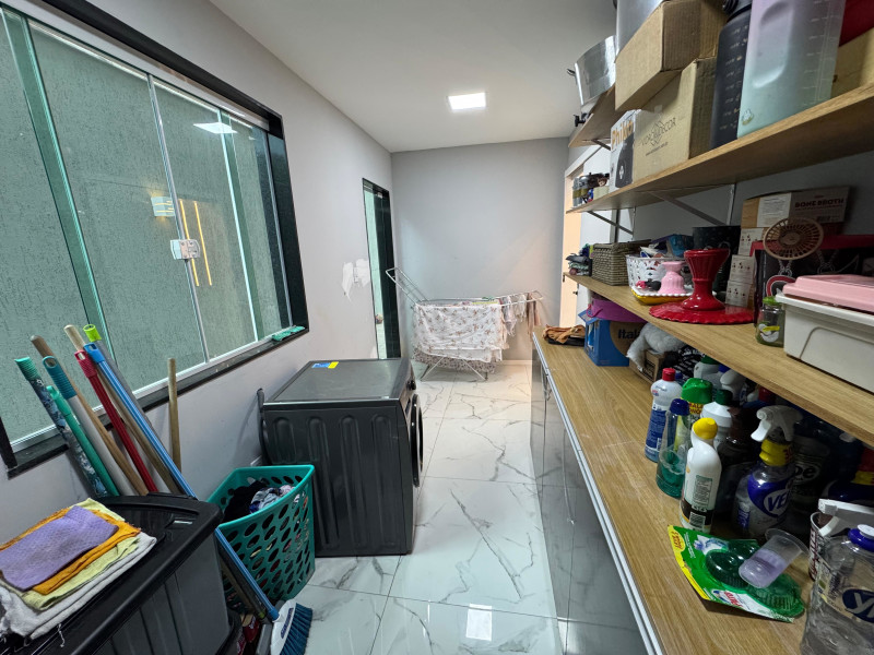 Casa à venda Sepetiba com 350m² e 5 quartos por R$ 540.000 - whatsapp-image-2025-06-06-at-173635.jpeg