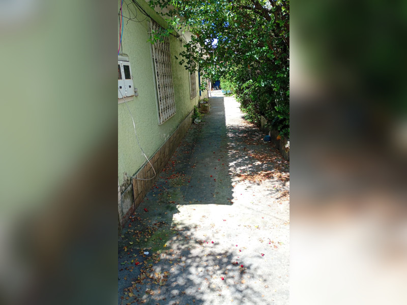 Casa à venda Rocha Miranda com 500m² e 7 quartos por R$ 650.000 - corredor-lateral.jpg
