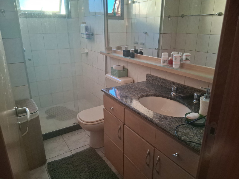 Apartamento à venda Menino Deus com 92m² e 3 quartos por R$ 875.000 - banheiro-social-original.jpeg