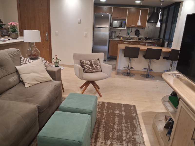Apartamento à venda Menino Deus com 92m² e 3 quartos por R$ 875.000 - estar-cozinha-original.jpeg