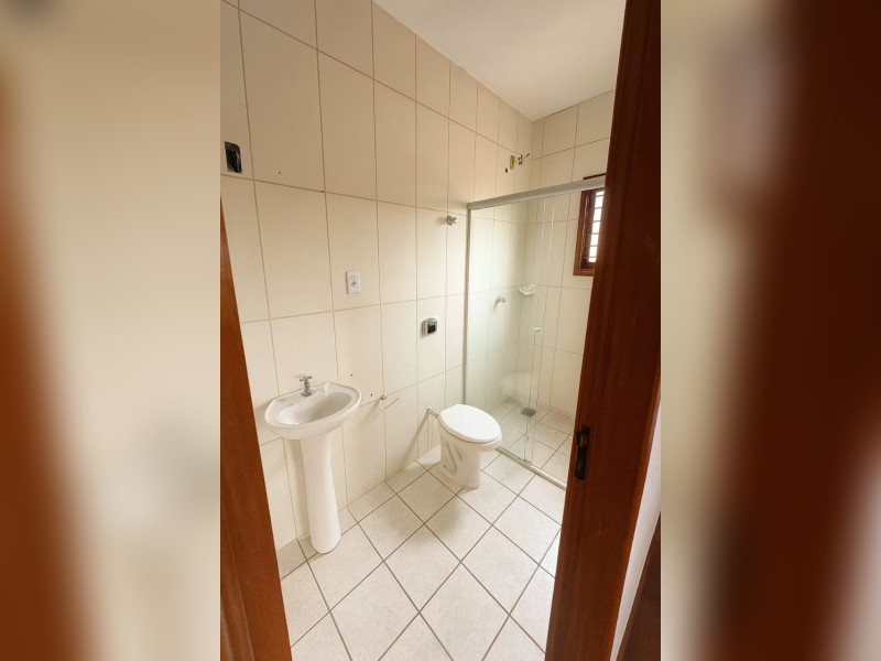 Casa à venda Canudos com 720m² e 4 quartos por R$ 750.000 - img-20251020-wa0057.jpg