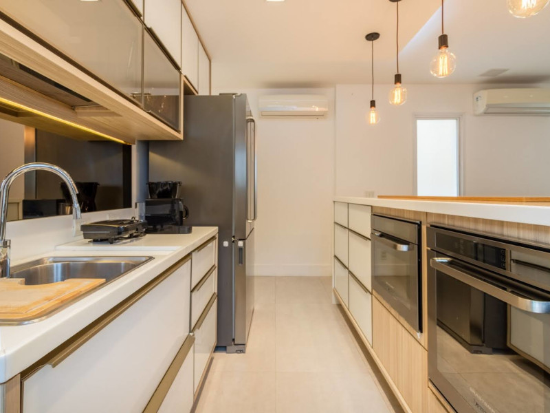 Cobertura à venda Copacabana com 116m² e 2 quartos por R$ 1.980.000 - img-20250310-wa0013.jpg