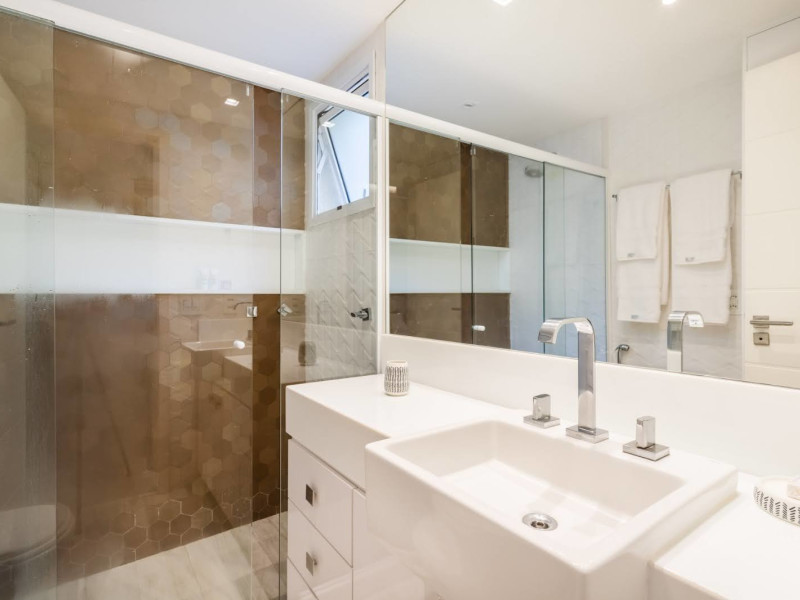 Cobertura à venda Copacabana com 116m² e 2 quartos por R$ 1.980.000 - img-20250310-wa0020.jpg