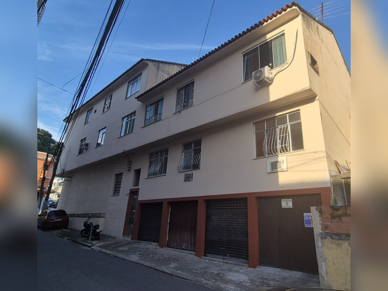 Apartamento à venda Santa Rosa com 114m² e 3 quartos por R$ 500.000 - acesso-rua-lateral.jpg
