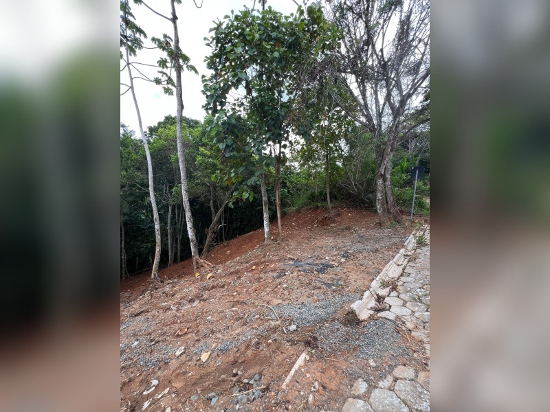Terreno à venda Cabeçudas com 240m² e 0 quartos por R$ 850.000 - img-20250712-wa0017.jpg