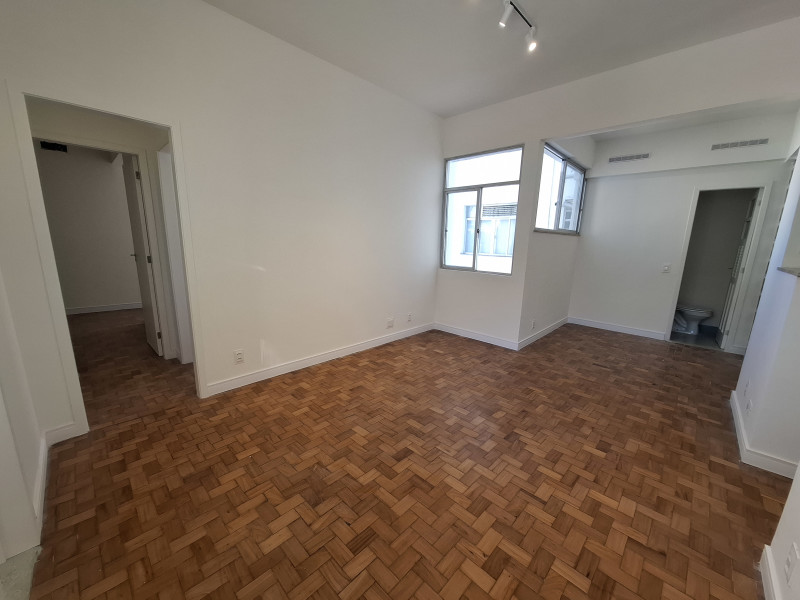 Apartamento à venda Botafogo com 70m² e 2 quartos por R$ 980.000 - 2-sala-vista-janela.jpg