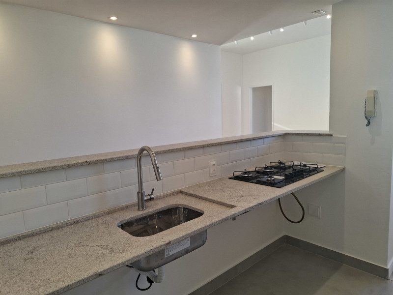 Apartamento à venda Botafogo com 70m² e 2 quartos por R$ 980.000 - 3-cozinha-bancada-2.jpg