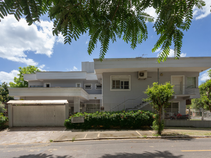 Casa à venda Igará com 400m² e 4 quartos por R$ 1.990.000 - fachada-lado.jpg