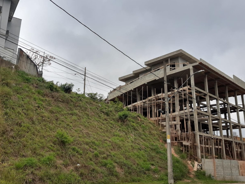 Terreno à venda Golf Gardens com 534m² e 1 quarto por R$ 600.000 - imagem-do-whatsapp-de-2025-11-08-as-141446-cfeec4ff.jpg