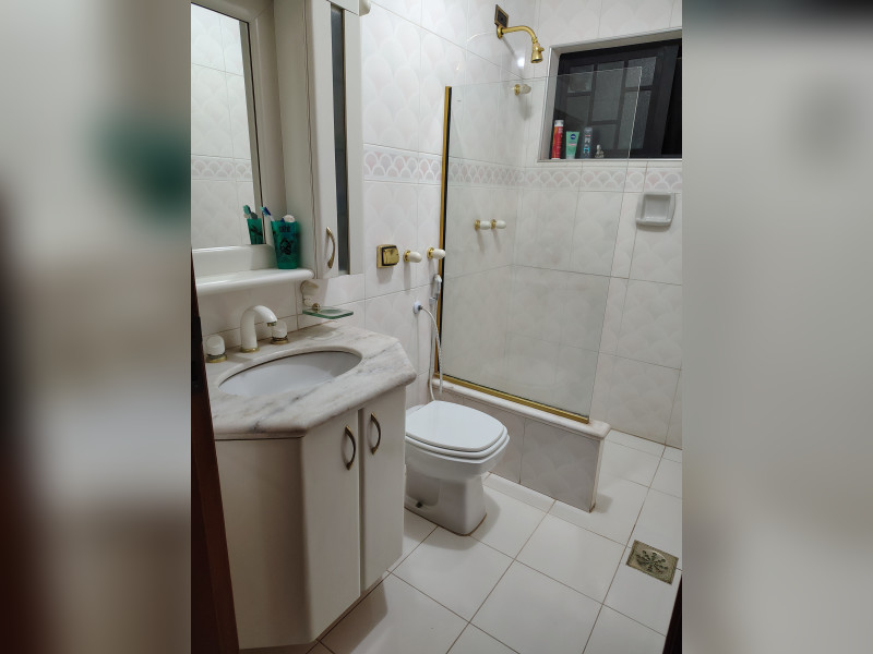 Casa de condomínio à venda Residencial Vila Verde com 388m² e 5 quartos por R$ 2.415.000 - qto-hosp-banho.jpg