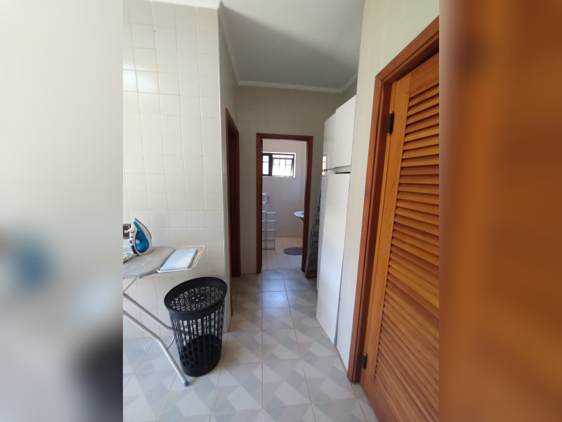 Casa de condomínio à venda Residencial Vila Verde com 388m² e 5 quartos por R$ 2.415.000 - servico-lav-despensa-quarto-banho.jpg