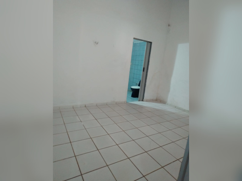 Casa à venda Centro com 90m² e 3 quartos por R$ 95.000 - img-20251031-wa0043.jpg
