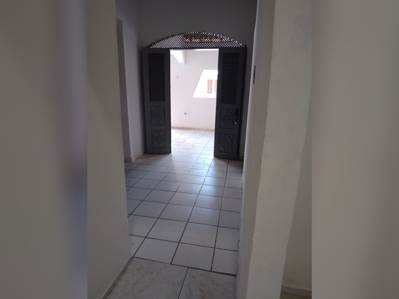 Casa à venda Centro com 90m² e 3 quartos por R$ 95.000 - img-20251031-wa0052.jpg