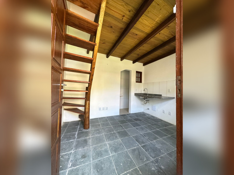 Casa à venda Centro com 218m² e 4 quartos por R$ 1.300.000 - 20b28aa4-fcc7-44f9-b76e-ea1e1a5eca3c.jpeg