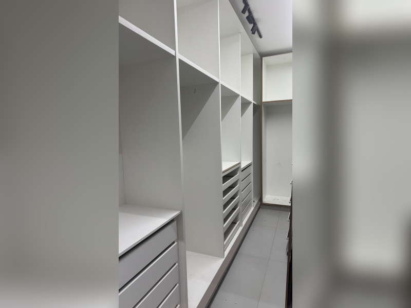 Casa de condomínio para alugar Grand Ville com 150m² e 3 quartos por R$ 8.000 - foto-raros-closet-suite.jpeg