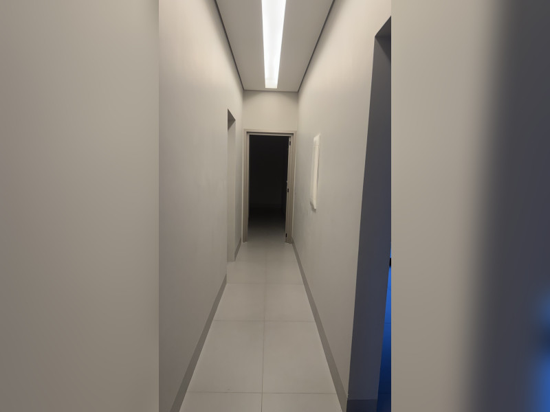 Casa de condomínio para alugar Grand Ville com 150m² e 3 quartos por R$ 8.000 - foto-raros-corredor-interno.jpeg