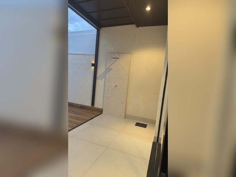 Casa de condomínio para alugar Grand Ville com 150m² e 3 quartos por R$ 8.000 - foto-raros-ducha.jpeg