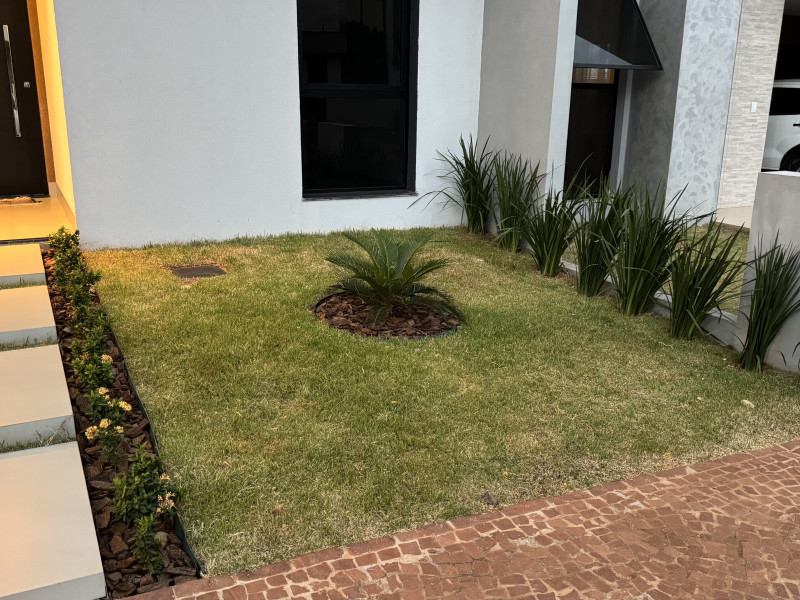 Casa de condomínio para alugar Grand Ville com 150m² e 3 quartos por R$ 8.000 - foto-raros-fachada4.jpeg