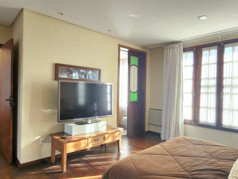 Casa à venda Centro com 457m² e 5 quartos por R$ 1.600.000 - imagem-do-whatsapp-de-2025-07-09-as-115013-9ade6361.jpg