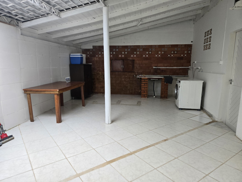 Casa à venda Ingleses do Rio Vermelho com 400m² e 4 quartos por R$ 1.500.000 - 20251227-162320.jpg