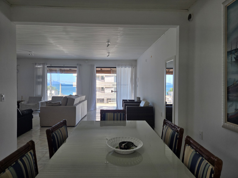 Casa à venda Ingleses do Rio Vermelho com 400m² e 4 quartos por R$ 1.500.000 - 20251227-162533.jpg