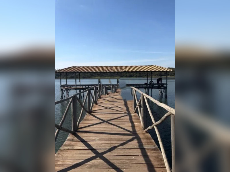 imóvel com 913m² - Terras da Barra - Mendonca