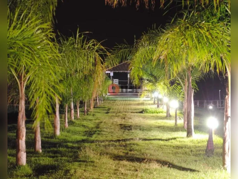 imóvel com 913m² - Terras da Barra - Mendonca