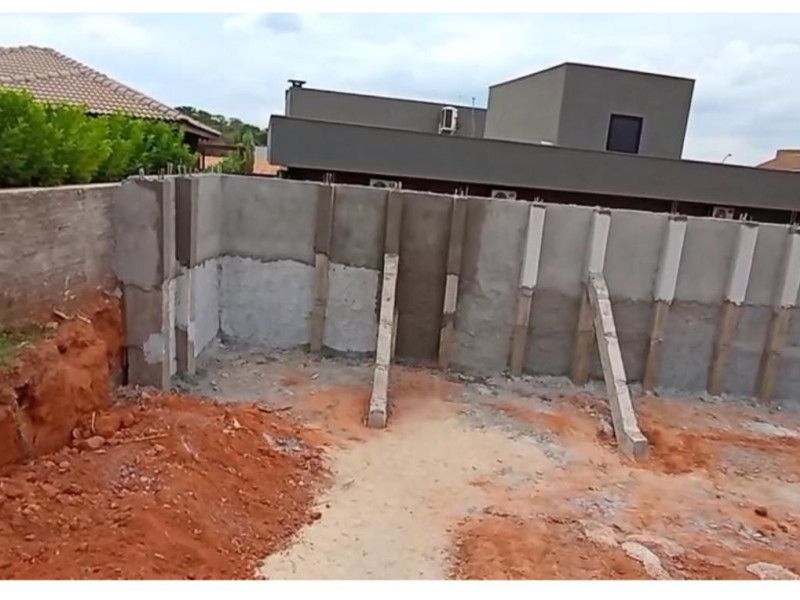 imóvel com 913m² - Terras da Barra - Mendonca