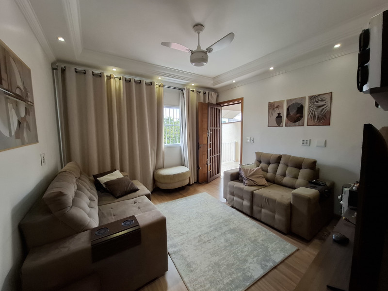 Casa à venda Jardim dos Oliveiras com 188m² e 3 quartos por R$ 800.000 - 1000340903.jpg