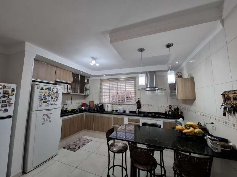 Casa à venda Jardim dos Oliveiras com 188m² e 3 quartos por R$ 800.000 - 1000340943.jpg