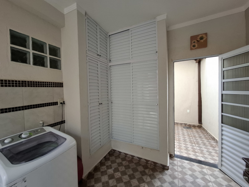 Casa à venda Jardim dos Oliveiras com 188m² e 3 quartos por R$ 800.000 - 1000340956.jpg