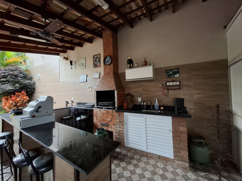 Casa à venda Jardim dos Oliveiras com 188m² e 3 quartos por R$ 800.000 - 1000340975.jpg