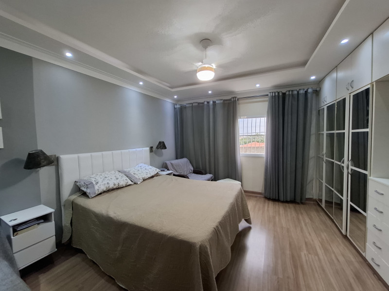 Casa à venda Jardim dos Oliveiras com 188m² e 3 quartos por R$ 800.000 - 1000341000.jpg