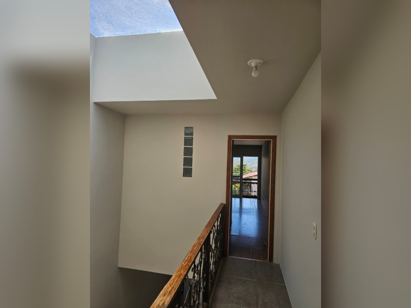 Casa à venda Ipanema com 110m² e 2 quartos por R$ 538.000 - hall-escada-claraboia-2.jpeg