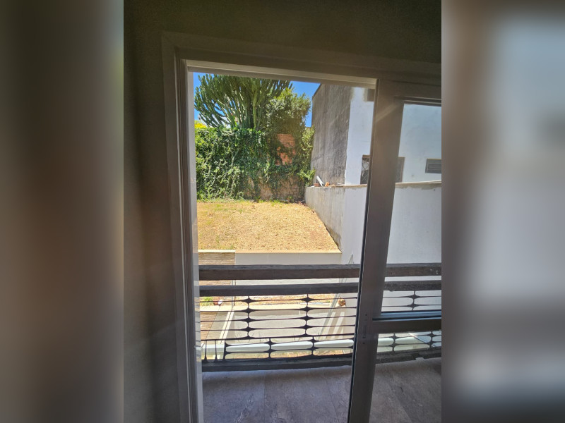 Casa à venda Ipanema com 110m² e 2 quartos por R$ 538.000 - sacada-fundos-vista-patio-fundos.jpeg