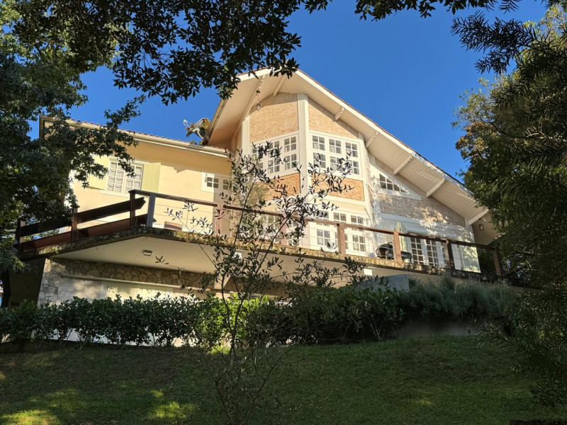 Casa à venda centro com 350m² e 5 quartos por R$ 3.300.000 - uwihzaafchiivykg9mq0dsai.jpeg