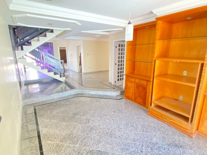 Casa à venda Coroa do Meio com 414m² e 3 quartos por R$ 800.000 - inbound1180963786291986400.jpg