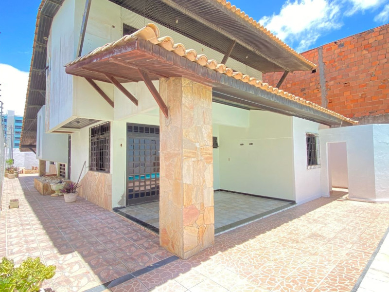 Casa à venda Coroa do Meio com 414m² e 3 quartos por R$ 800.000 - inbound7556330153902234185.jpg