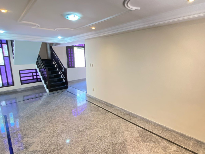 Casa à venda Coroa do Meio com 414m² e 3 quartos por R$ 800.000 - inbound8112659380704519017.jpg